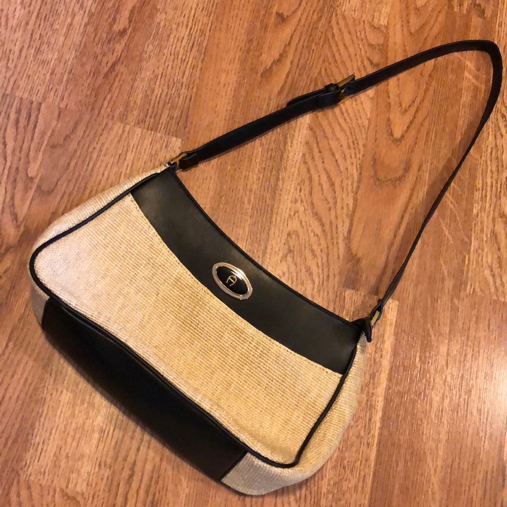 🎉EUC Etienne Aigner purse - Picture 1 of 8